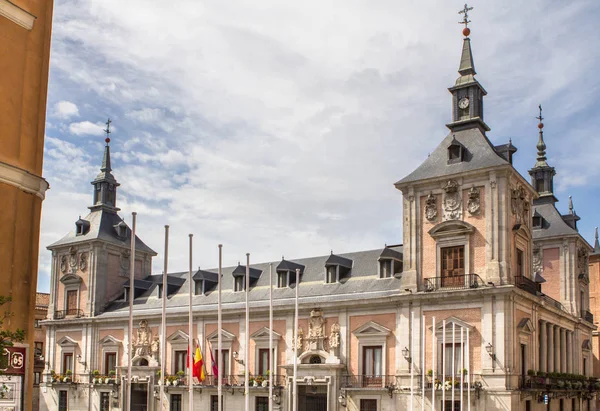 Édifices gouvernementaux dans le vieux centre de Madrid, Espagne — Photo