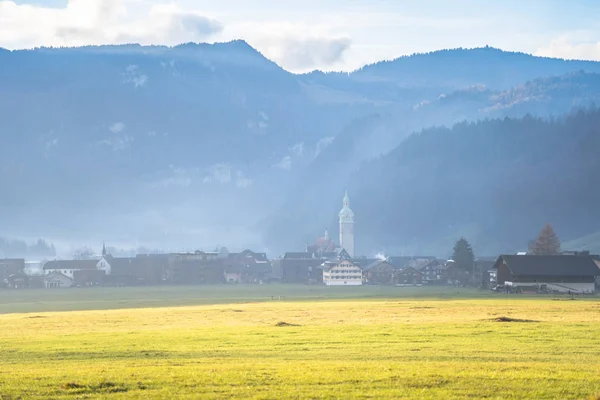 Bezau is een gemeente in Oostenrijk — Stockfoto