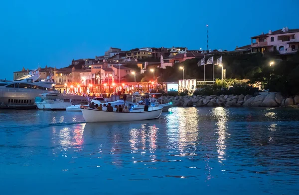 Luxe jachten afgemeerd in Porto Cervo, Sardinië, Italië — Stockfoto