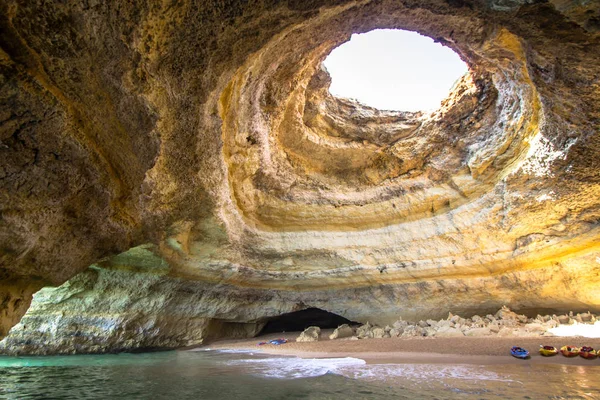 Cueva del Mar de Benagil en Praia de Benagil, Portugal —  Fotos de Stock