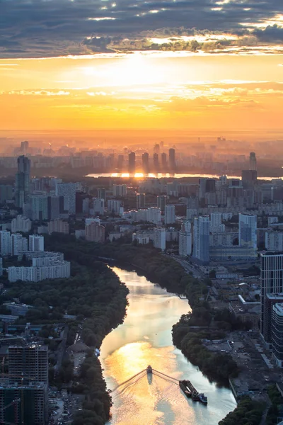 Moscovo paisagem urbana ao pôr do sol — Fotografia de Stock