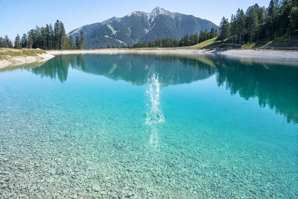 Montanha lago paisagem vista — Fotografia de Stock