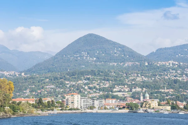Verbania içinde, Maggiore Gölü, İtalya — Stok fotoğraf