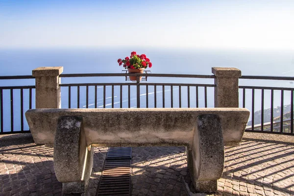 Mirador en el pueblo de Pogerola, costa de Amalfi, Italia —  Fotos de Stock