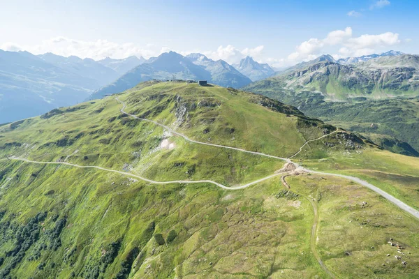 Paesaggio estivo idilliaco nelle Alpi — Foto Stock