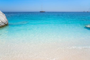 Açık mavi deniz suyu, Sardunya, İtalya