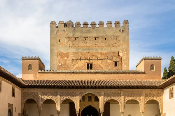 Камарес-Патио в Альгамбре, Гранада, Испания — стоковое фото