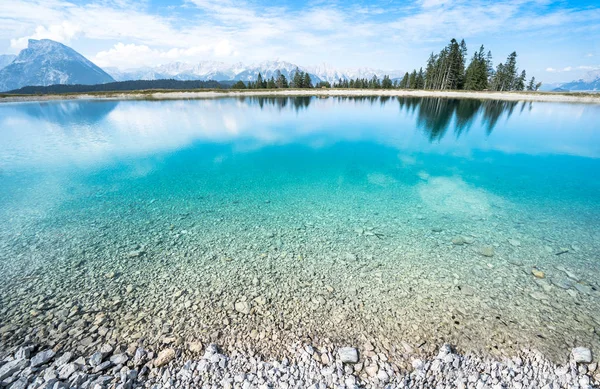 Montaña lago paisaje vista — Foto de Stock