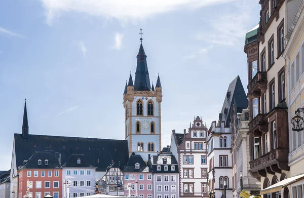 Rathaus op de oude hoofdmarkt, Trier, Duitsland — Stockfoto