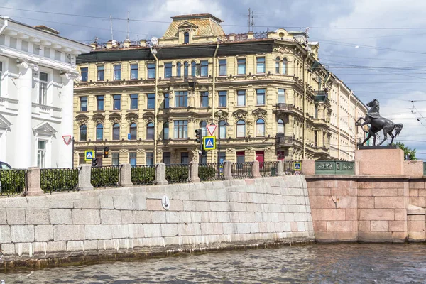 Bruggen van het Winterkanaal bij de Erm, Sint-Petersburg — Stockfoto