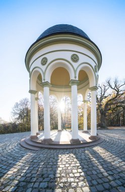 Wiesbaden, Almanya 'da Neroberg' de Monopteros