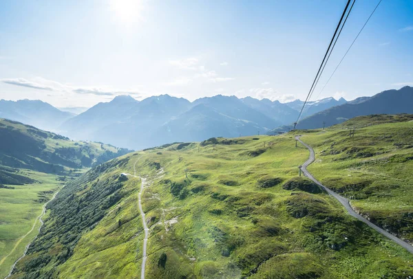 Lato sielankowy krajobraz w Alpach — Zdjęcie stockowe