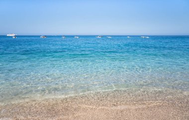 Açık mavi deniz suyu, Sardunya, İtalya