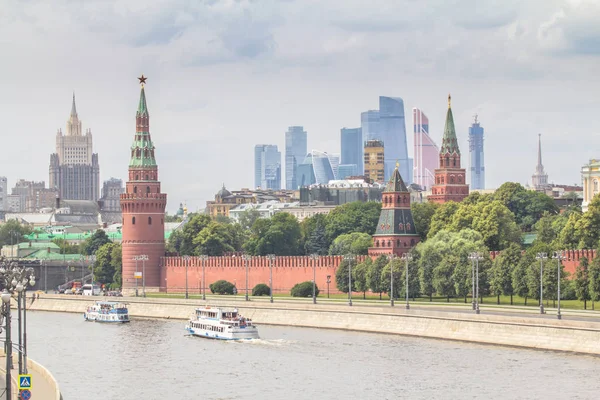 Panorama van het kremlin van Moskou — Stockfoto