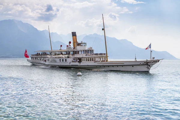 Kruvazör gemi, Geneva Gölü, İsviçre — Stok fotoğraf