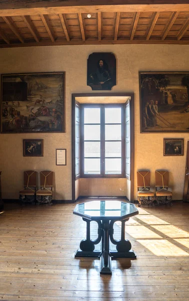 Interiores del palacio Borromeo en la isla Madre, Italia — Foto de Stock