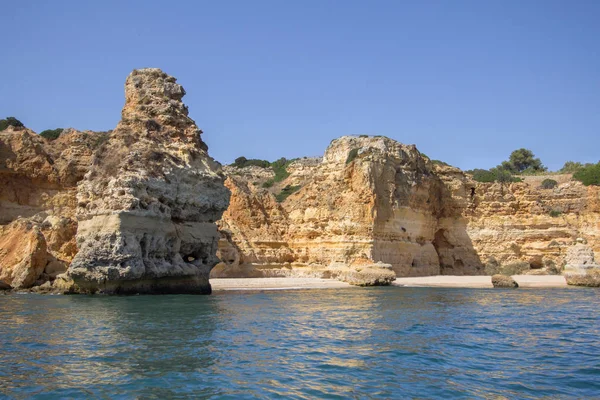 Praia Marinha in Portimao, Algarve, Portugal — стокове фото