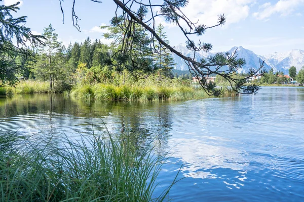 Wildsee-sjön vid Seefeld i Tyrolen, Österrike — Stockfoto