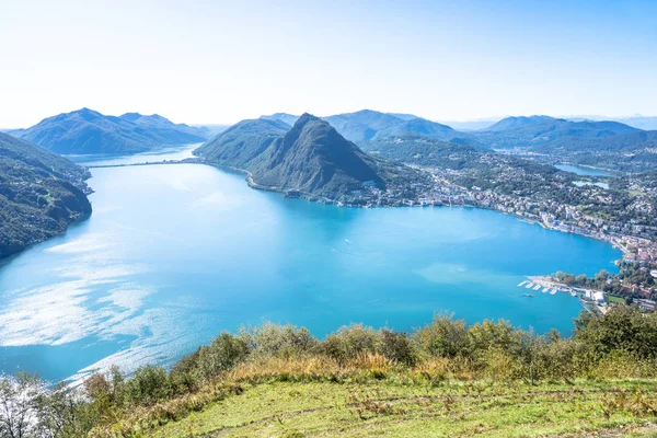 Panorama jeziora Lugano, Szwajcaria — Zdjęcie stockowe