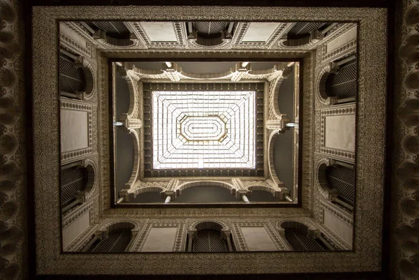 Glass ceiling of the Patio de las Munecas in Real Alcazar, Sevil — Stock Photo, Image