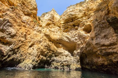 Ponta da Piedade, Algavre, Portekiz 'deki kayalıklar