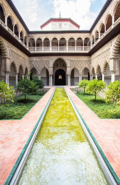 İspanya, Seville Kraliyet Sarayı 'ndaki Teras de las Doncellas.