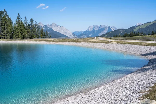 Montanha lago paisagem vista — Fotografia de Stock