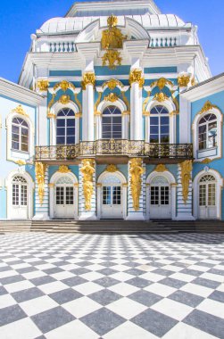 Tsarskoye Selo, St Petersburg, Rusya 'daki Catherine Park' taki inziva köşkü.