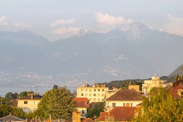 Vista sobre Evian e Geneva Lake, França — Fotografia de Stock