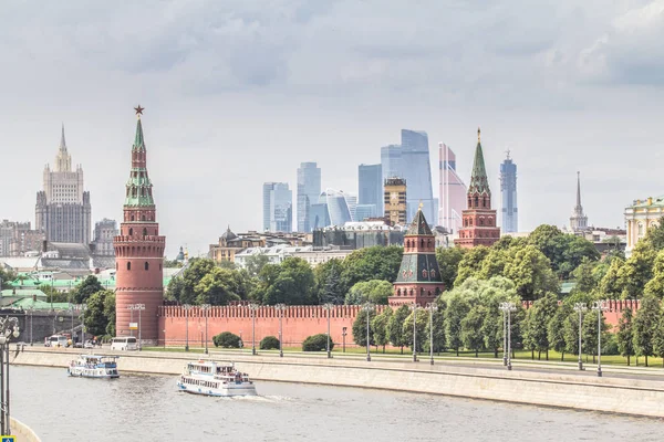 Panorama van het kremlin van Moskou, Rusland — Stockfoto