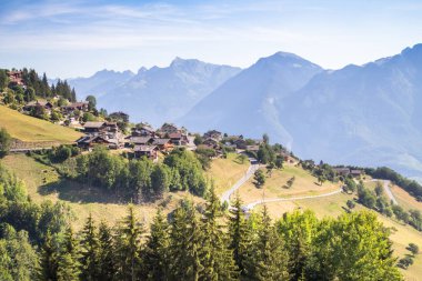 Alplerdeki cennet manzarası