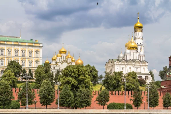 Moskova Kremlin ve Kilisesi Panoraması — Stok fotoğraf