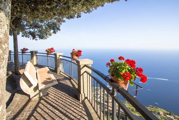 Vyhlídka ve vesnici Pogerola, pobřeží Amalfi, Itálie — Stock fotografie