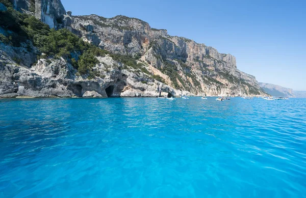 Costa Este de Cerdeña cerca de la playa de Cala Goloritze, Italia — Foto de Stock