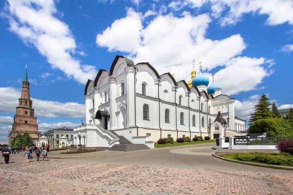 Catedral da Anunciação e Torre Soyembika em Kazan — Fotografia de Stock