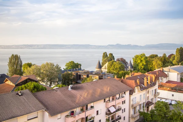 Blick über den Genfer See und Evian, Frankreich — Stockfoto