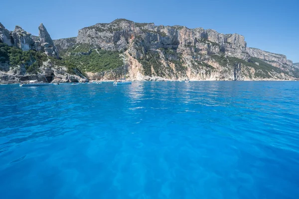 Costa Este de Cerdeña cerca de la playa de Cala Goloritze, Italia — Foto de Stock