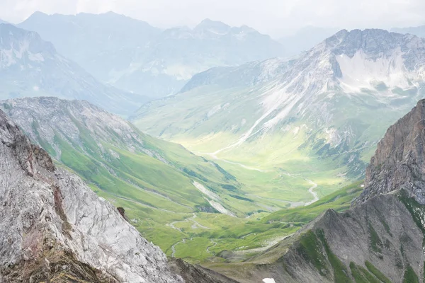 Idyllische zomer landschap in de Alpen — Stockfoto