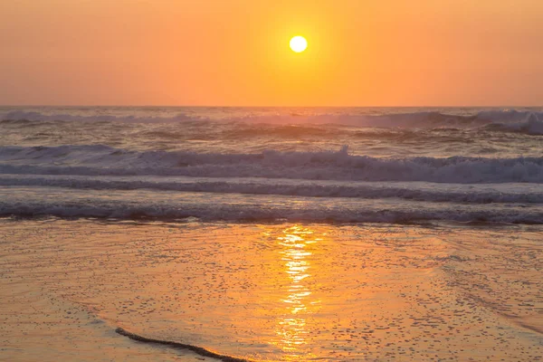 Piękny zachód słońca nad oceanem — Zdjęcie stockowe