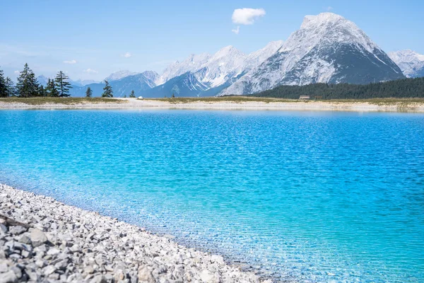 Mountain lake landscape view — Stock Photo, Image