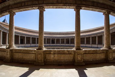 Charles V Palace, Granada, Endülüs, İspanya 'nın Yuvarlak Avlusu ve çift sütunlu