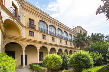 İspanya, Sevilla 'daki Real Alcazar Sarayı' nın avlusu.