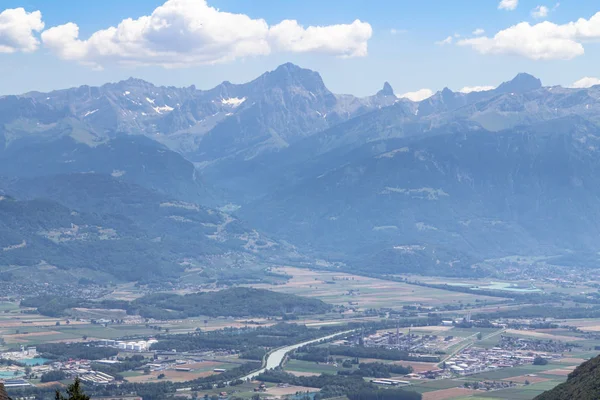 Idyllische Landschaft in den Alpen — Stockfoto