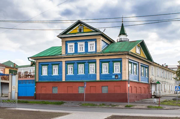 Színes régi Tatár ház, Kazan, Oroszország — Stock Fotó