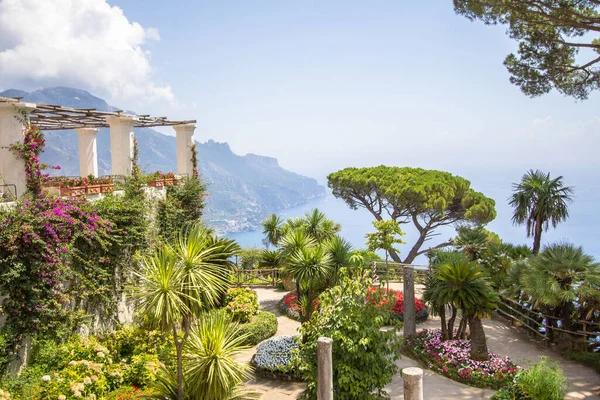 Ogród willi Rufolo, wybrzeże Amalfi, Ravello, Włochy — Zdjęcie stockowe