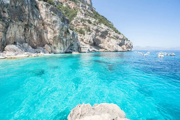 Playa de Cala Mariolu, Cerdeña, Italia — Foto de Stock