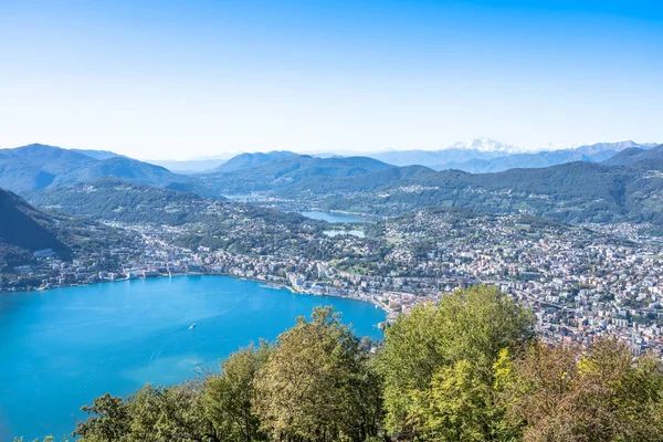Panorama över sjön Lugano, Schweiz — Stockfoto