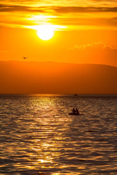 Genève sjö solnedgång i Schweiz — Stockfoto