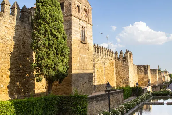 Bredvid Romerska muren i Cordoba, Spanien — Stockfoto