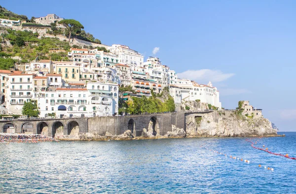 Spiaggia di Atrani - berömd strand i Amalfi, Italien — Stockfoto
